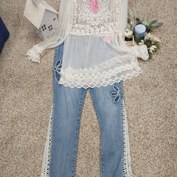 3471 Size Small Indigo Soul Brand Lace Tunic, in Cream. - Picture 2 of 8